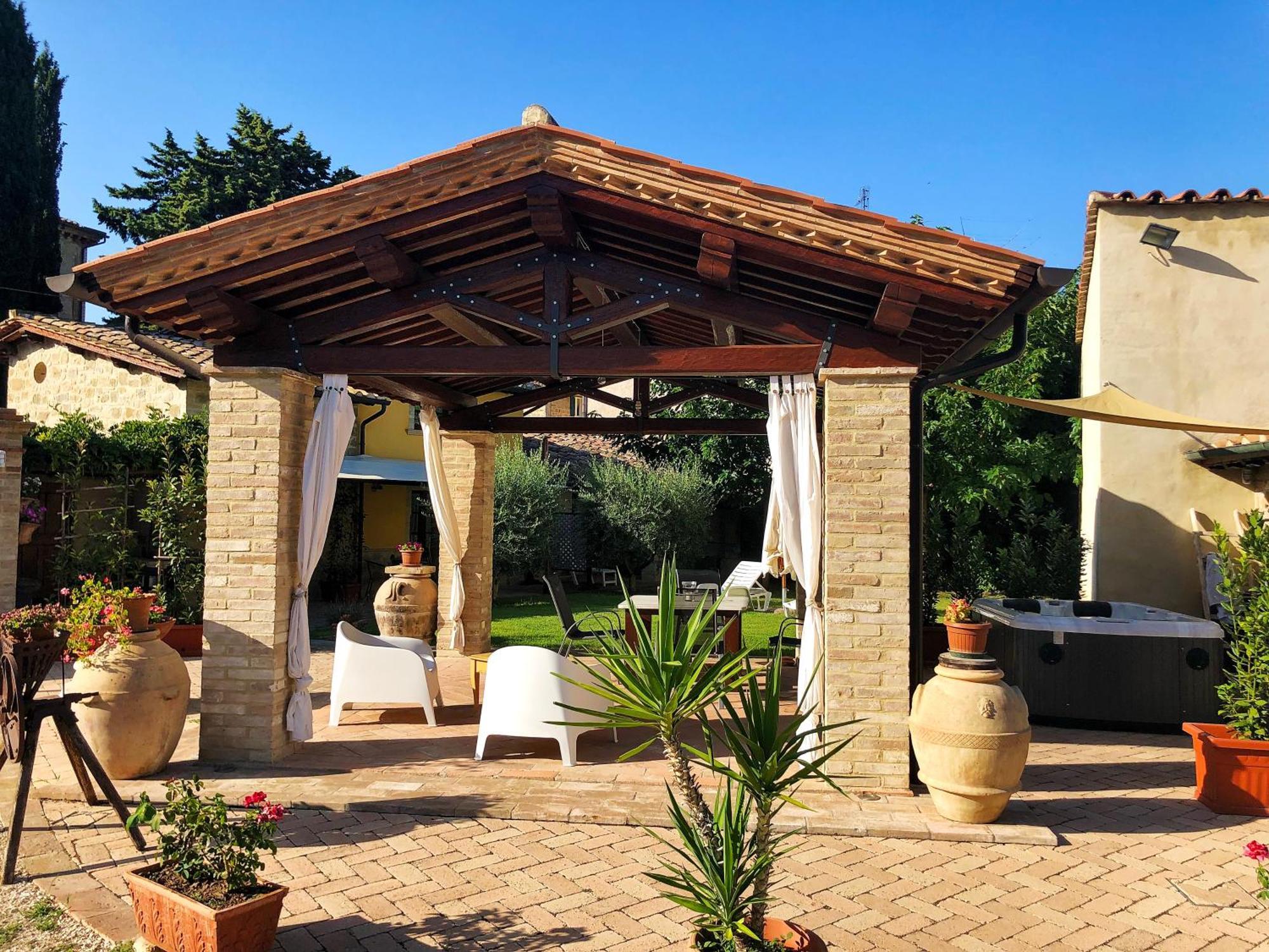 Il Cortile Delle Rose Holiday House 佩鲁贾 外观 照片