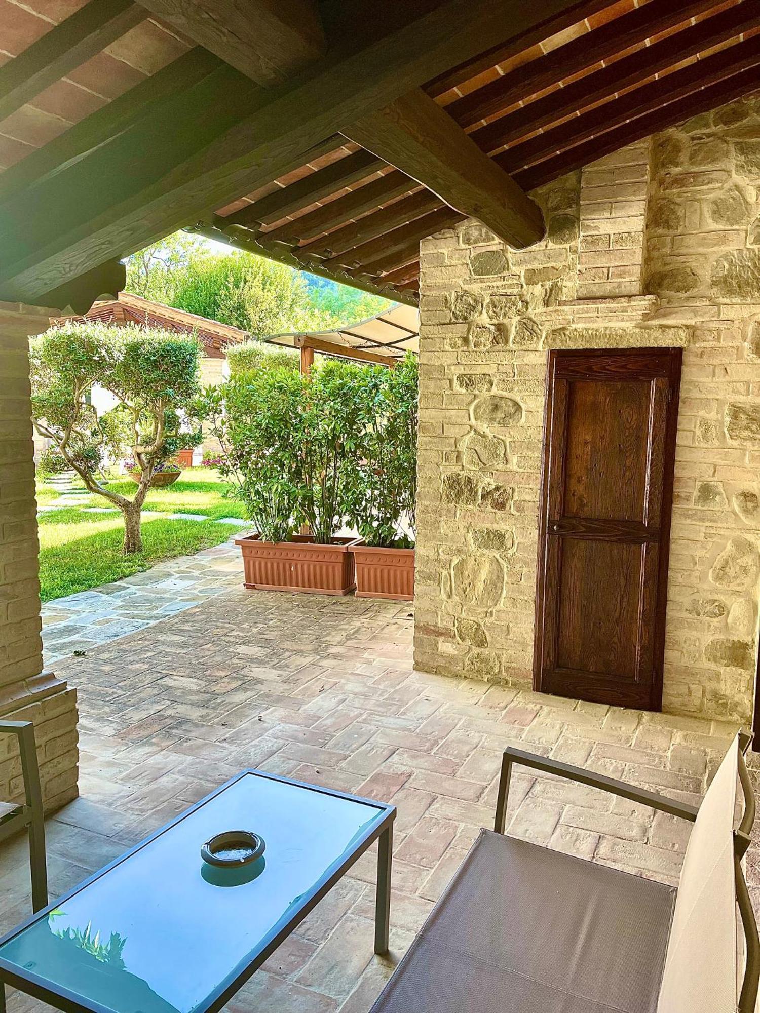 Il Cortile Delle Rose Holiday House 佩鲁贾 外观 照片